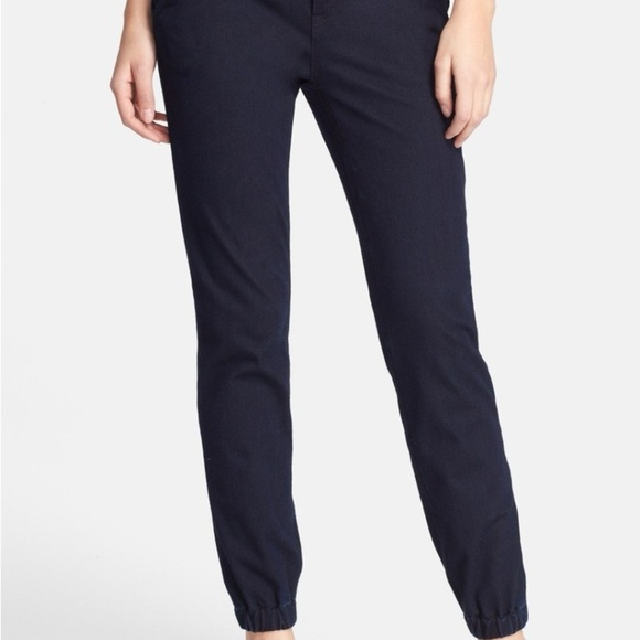 NWT VINCE Women’s Denim Jogger Pants In Size 28 - Picture 1 of 7